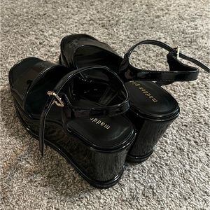 Madden Girl wedges